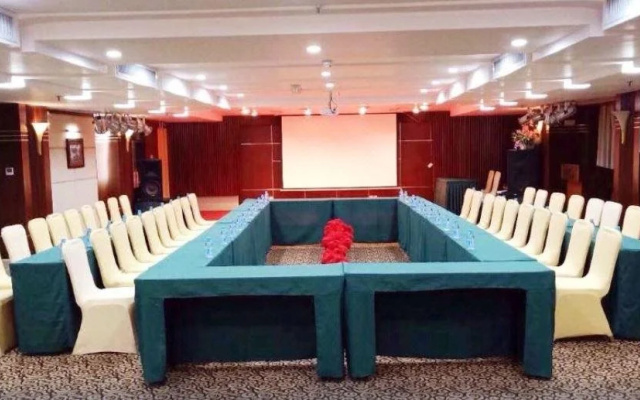 Maotai Yingbin Hotel (Haikou East High-speed Railway Station)