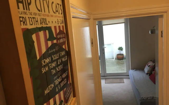 Little Western Spa Brighton Beach Apartment