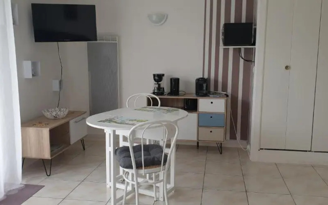 Studio proche école de voile et plage