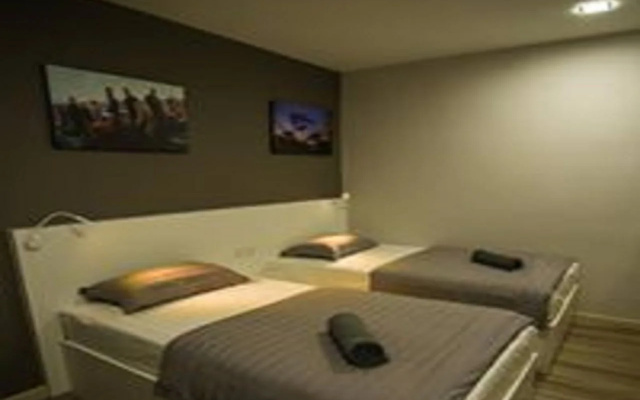 Hollywood Hotel