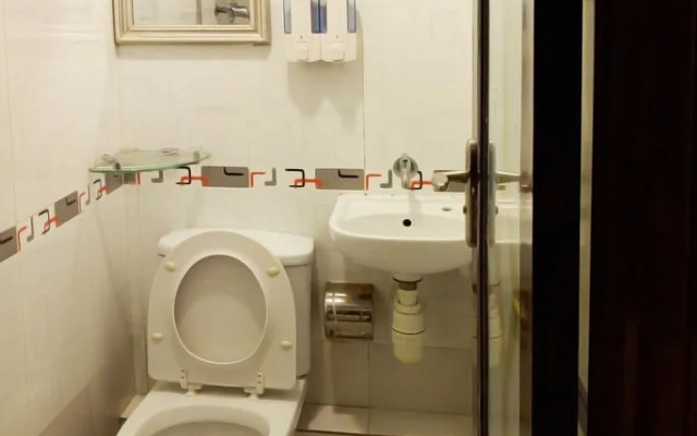 Oriental Pearl Kowloon Budget Hostel
