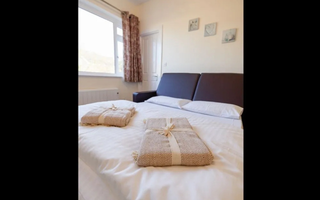 Sea Road Apartments