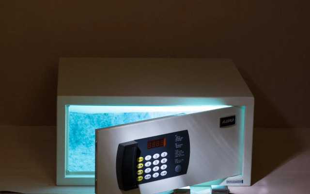 Vienna Hotel (Shenzhen Nanyou Clothing City Nanguang Metro Station)