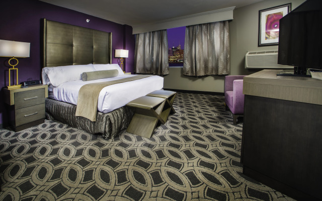 Crowne Plaza Saddle Brook by IHG