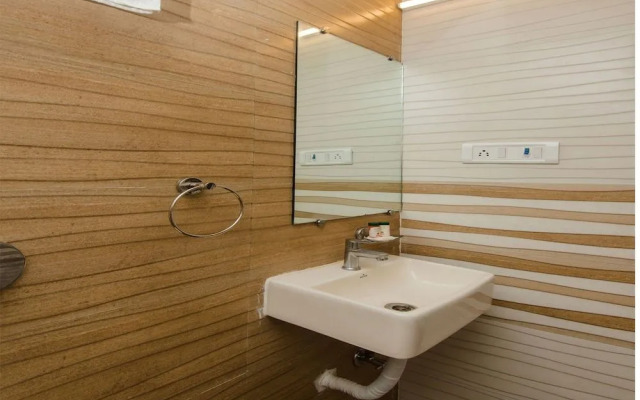 OYO 11498 Hotel Bliss Executive