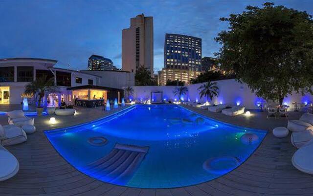 Отель Ocean @ Livingstones Urban Boutique Resort Бангкок бассейн