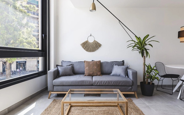 Valencia Apartments by Olala Homes