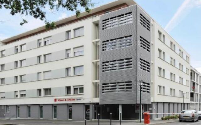 Отель Séjours & Affaires Rennes Villa Camilla вид на фасад
