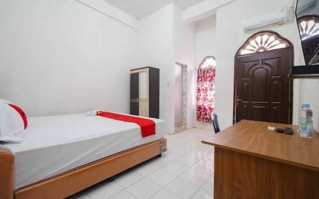 RedDoorz Syariah near Stasiun Kereta Api Kisaran