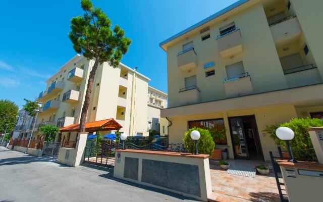 Hotel Vannucci вид на фасад