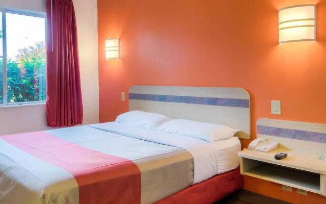 Отель Motel 6 Washington DC Convention Center США, Вашингтон - отзывы, цены и фото номеров - забронировать отель Motel 6 Washington DC Convention Center онлайн комната для гостей