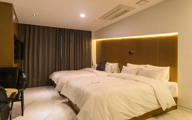 Best In City Hotel
