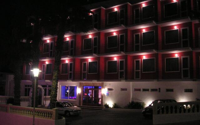 Hotel Teix вид на фасад