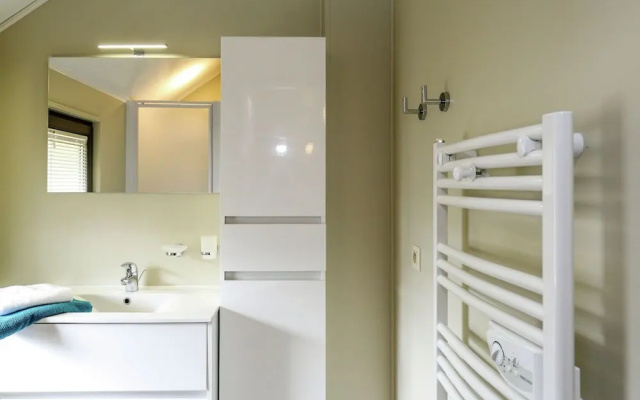 Nice Luxuriuos Villa With Sauna, Located in a Lake Area
