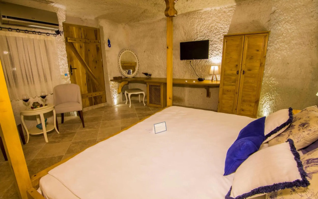 Azure Cave Suites