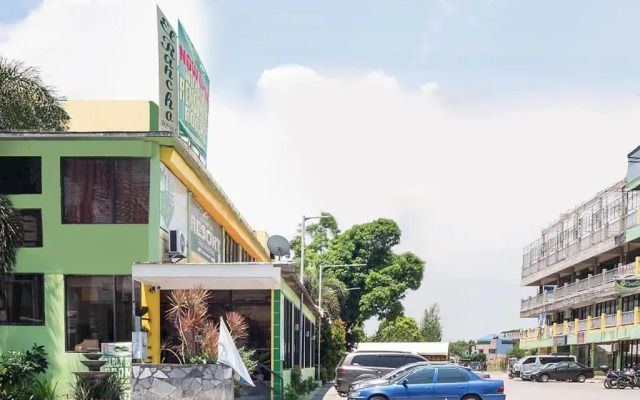 OYO 195 Ranchotel - Biñan (Vaccinated Staff)