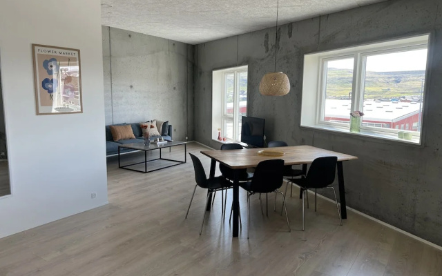 New 2 Br Apt | Ocean View