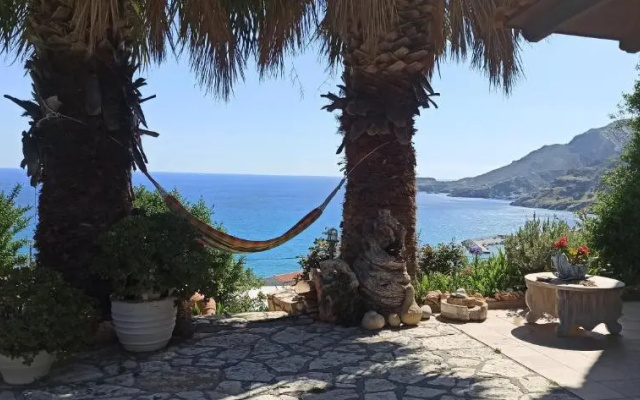 Elouthia Residence with Sea View