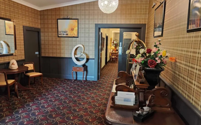 Gateway  Motor Inn