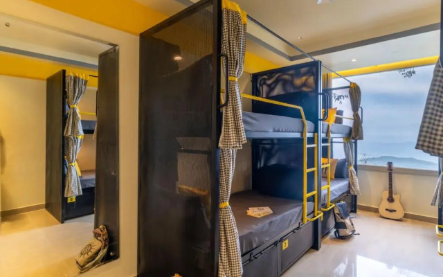 The Hosteller Dalhousie, Mall Road