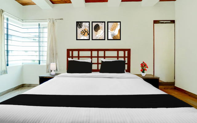 OYO 79915 SRJs Thaneesh Residency