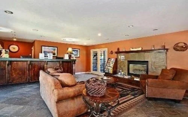 Park Tahoe Aspen Court