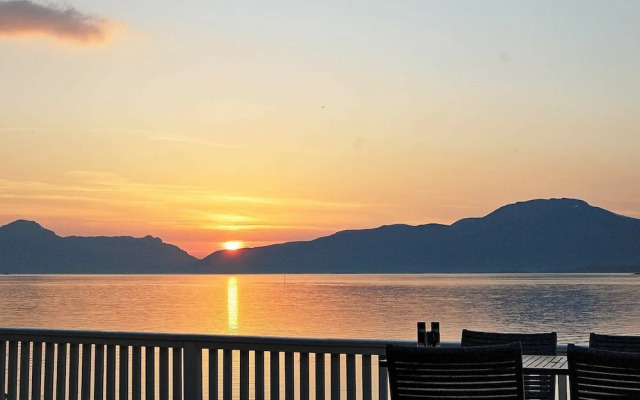 Holiday Home in Tomrefjord