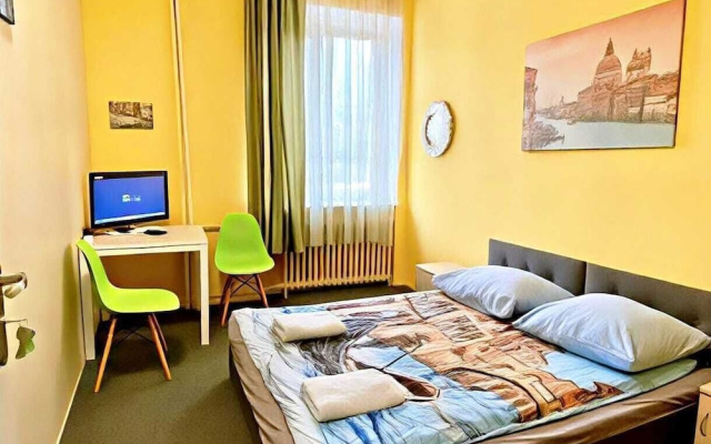 Bon Voyage Apartments