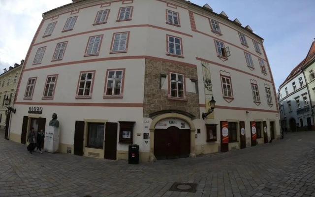 Downtown Apartment Bratislava