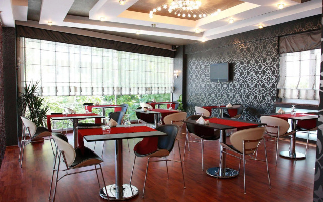 Saffron Hotel