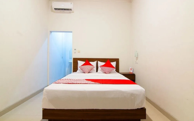 OYO 2421 Joglo Guest House Syariah