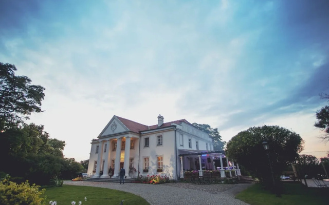 Palac Grochowiska Szlacheckie