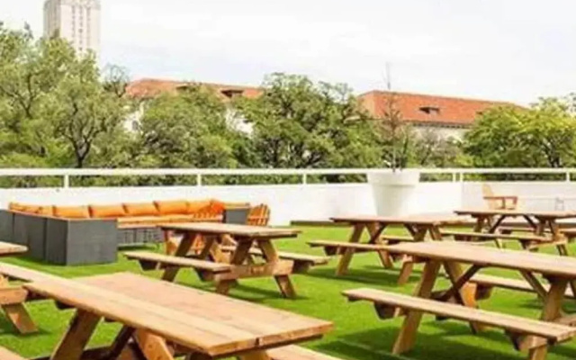 UT Social Studio