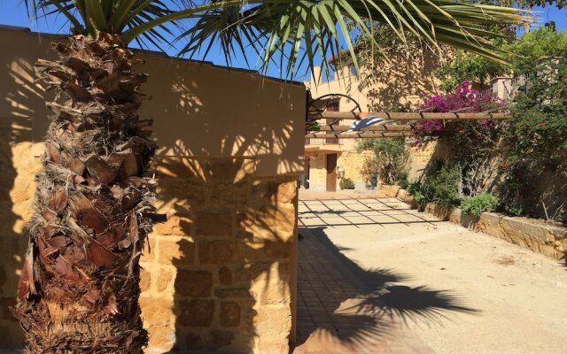 Отель B&B Parco Dei Templi Агридженто вид на фасад