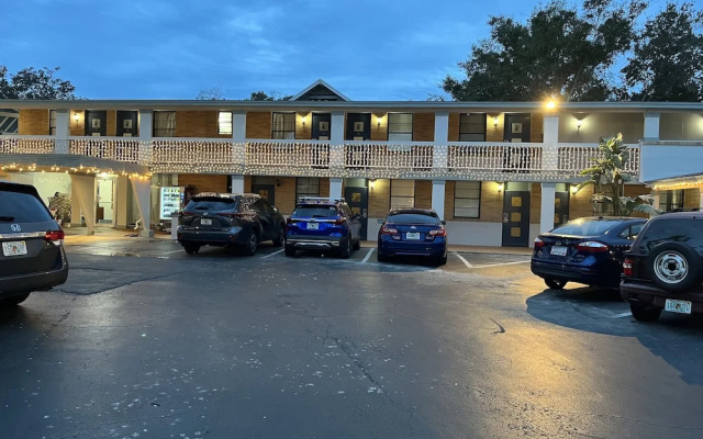 Castillo Inn