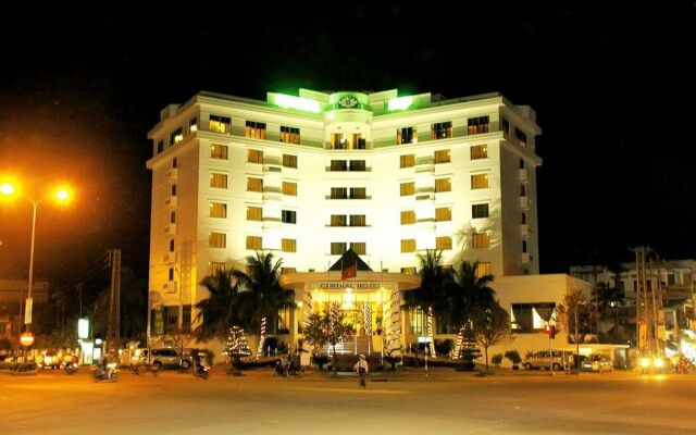 Central Hotel вид на фасад