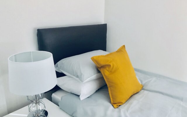 Snapos Luxury Serviced Apartments Shield House 0