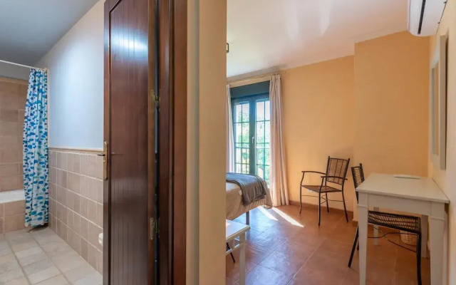 Golfside Stay for 5 Guests