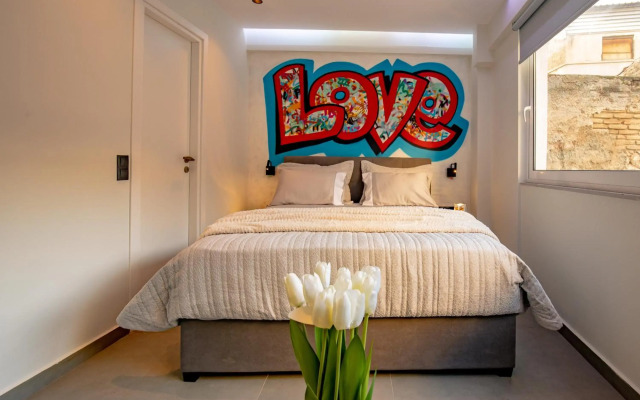 Triple A - Apartments Accommodation in Psirri Square