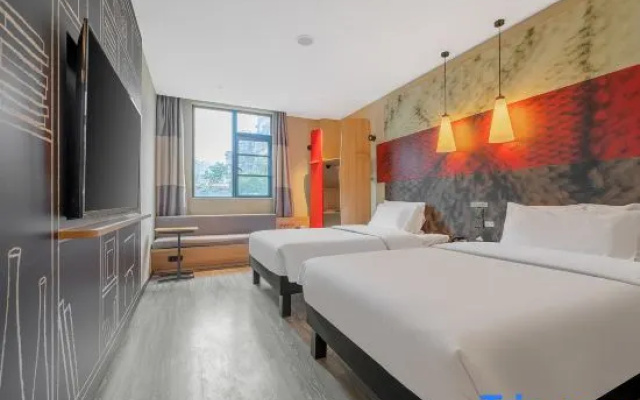 MeiQin Hotel (Xiamen Dongdu Ferry Terminal Dongdu Road)