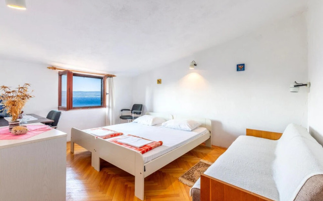 Nice Apartment in Marusici With 2 Bedrooms and Wifi