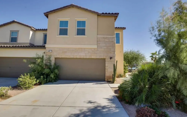 Lakefront Indio Villa: Private Pool & On-site Golf