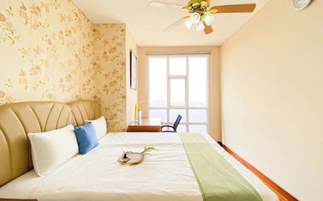 Modern Look 2Br At Lucky Tower Residence Apartment