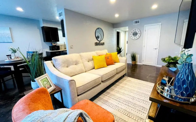 Evie's Campus-close 2 bedroom luxury