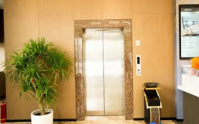 Yunding Hotel (Hanzhong Yang County Government Administrative Service Center)
