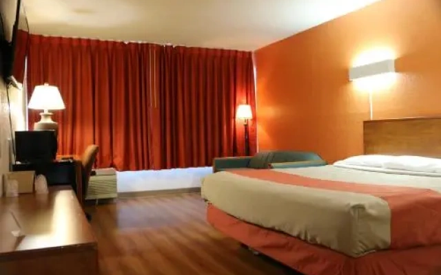 Motel 6 Tulsa Airport