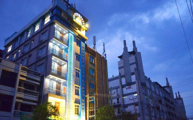 Golden City Light Hotel вид на фасад