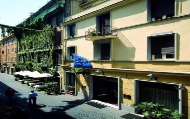 Отель Antico Condotti Hotel Италия, Рим - отзывы, цены и фото номеров - забронировать отель Antico Condotti Hotel онлайн вид на фасад