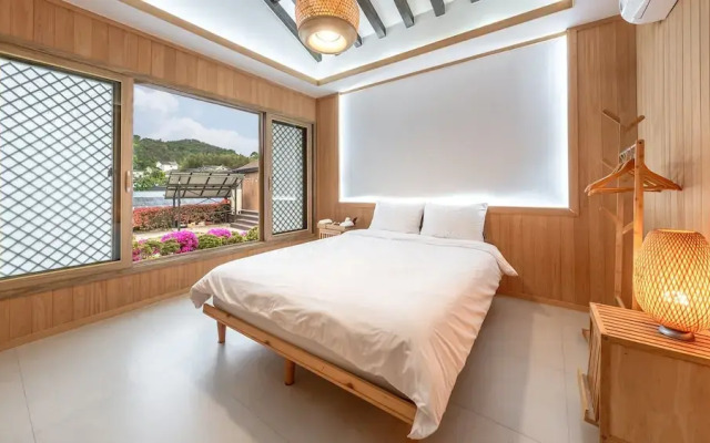 Yeosu Elon Pension