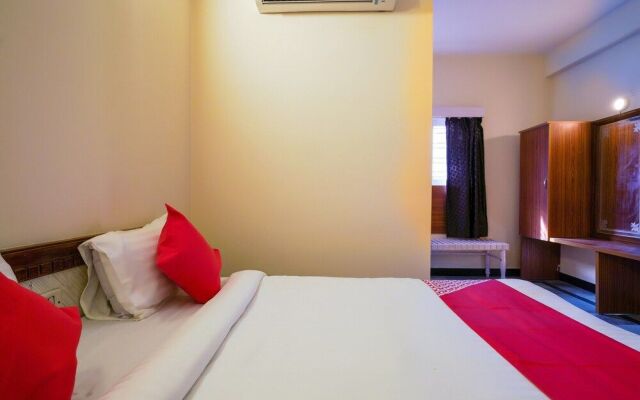 OYO 49253 Raja Residency